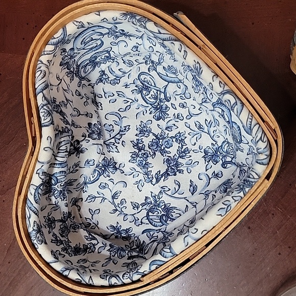 Longaberger Heart Baskets with Metal Stand - Picture 5 of 6